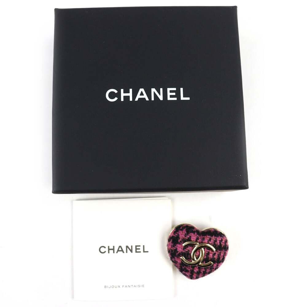 Chanel Cc Logo Heart Brooch Metal #256927C10B - Picture 2 of 6